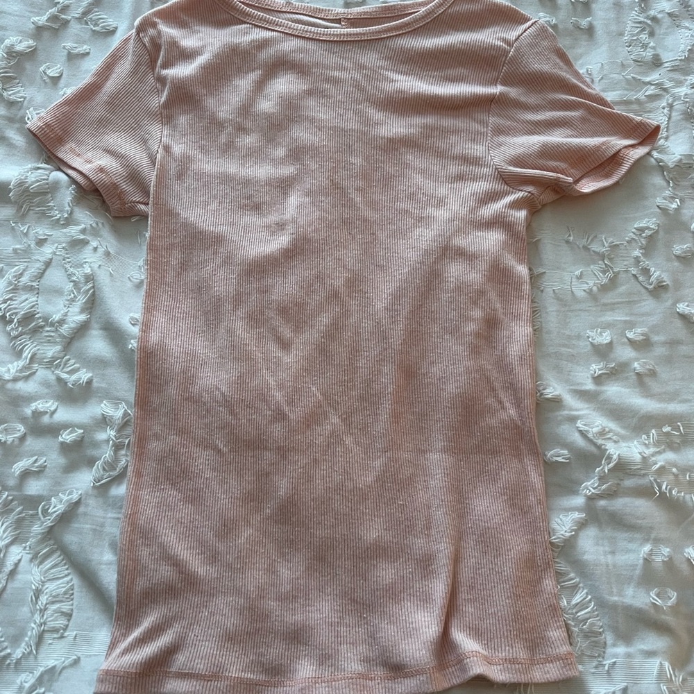 pink top